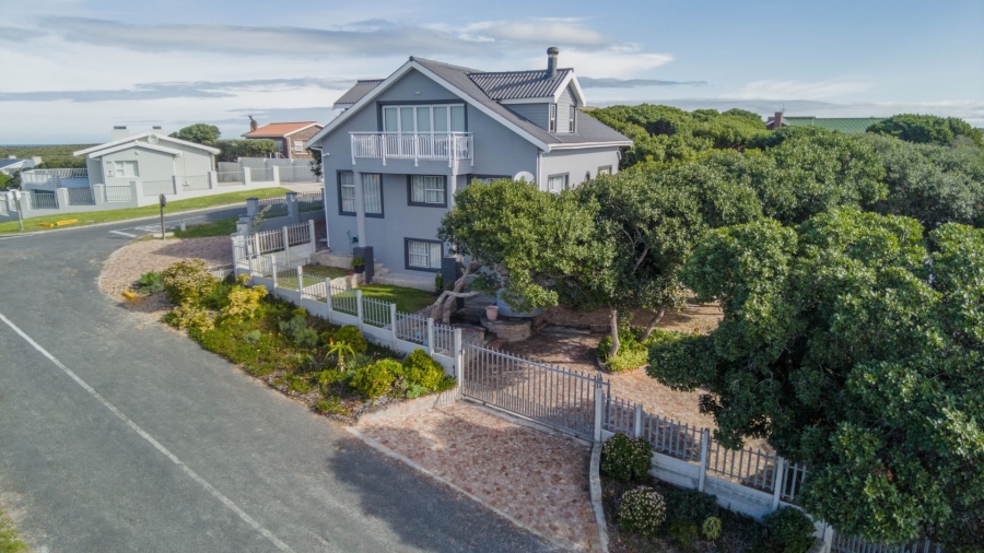 5 Bedroom Property for Sale in Kleinbaai Western Cape